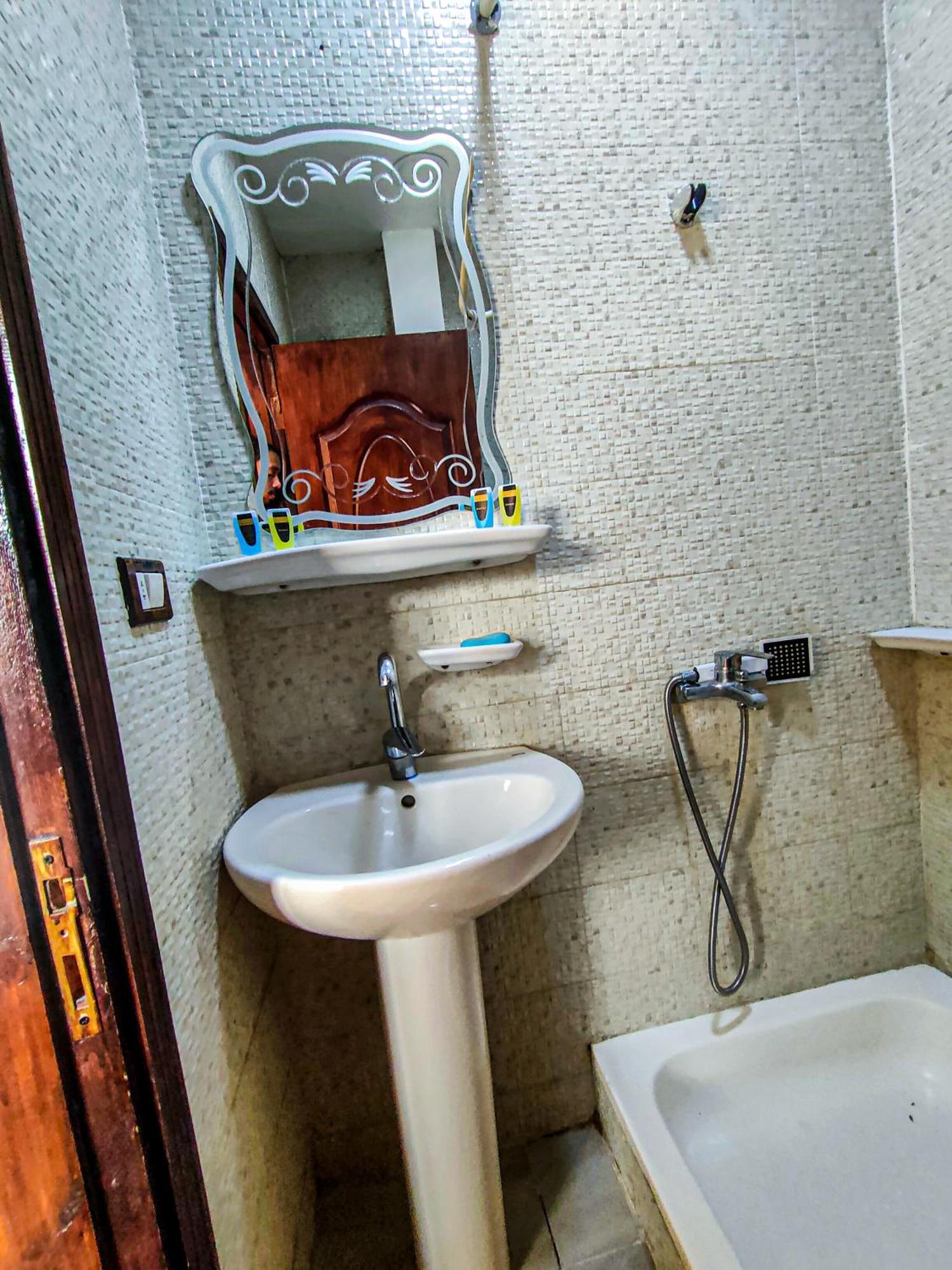 Kafret el-Gabal Happy Days Pyramids Inn חדר תמונה